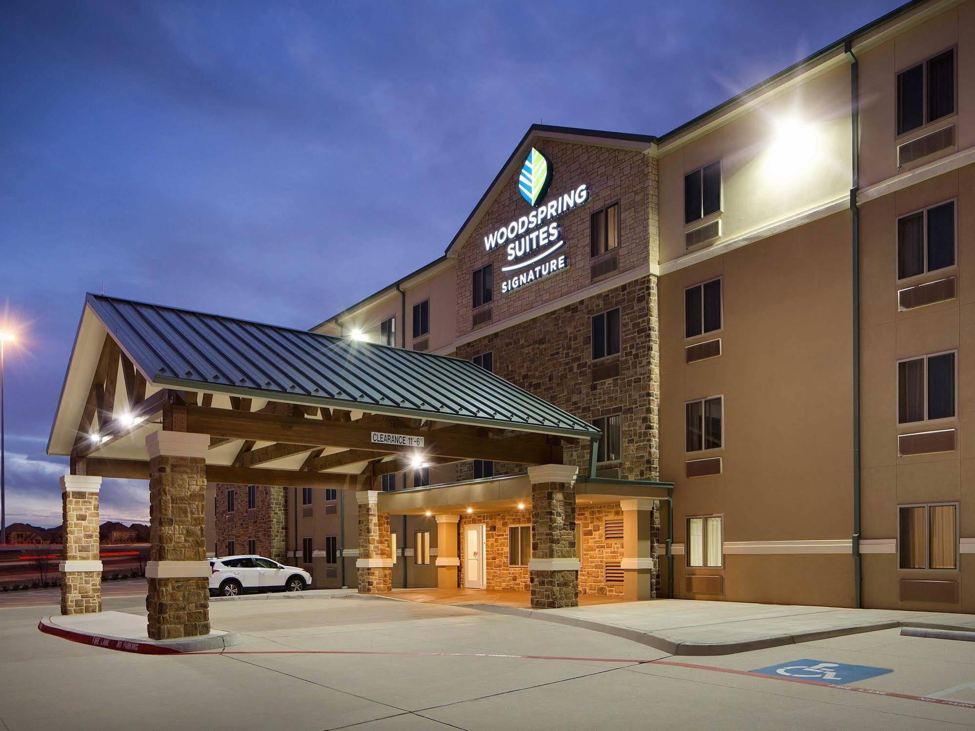 אירווינג Woodspring Suites Las Colinas - Northwest Dallas מראה חיצוני תמונה